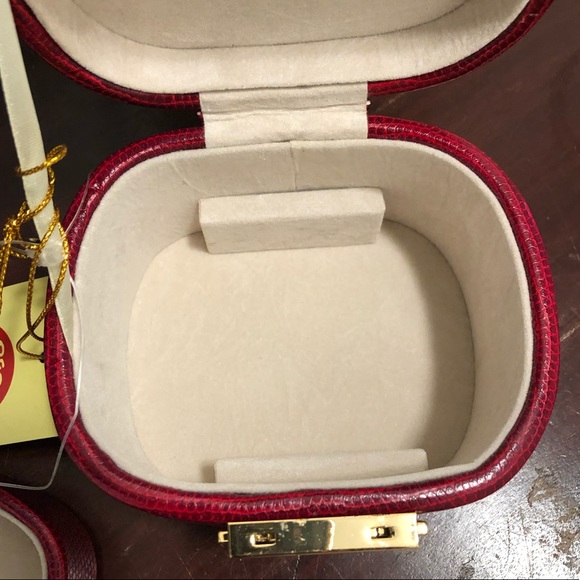 NWT! Red dot box mini travel jewellery box - Picture 6 of 6